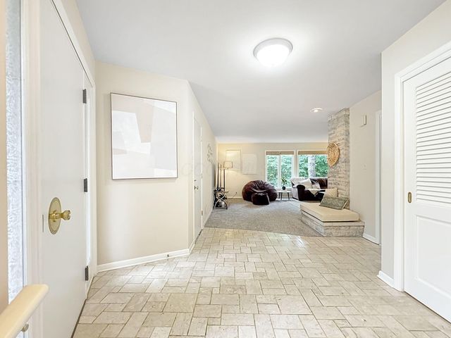 4094 Lyon Drive, Upper Arlington, OH 43220