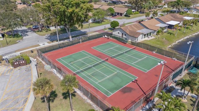 1545 SW 23rd Ter, Deerfield Beach, FL 33442