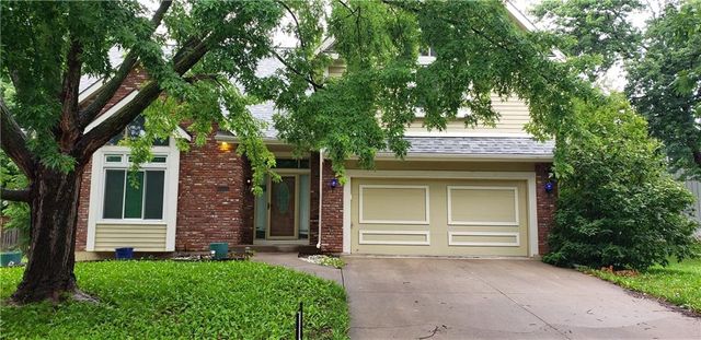 8260 N Woodland Avenue, Kansas City, MO 64118