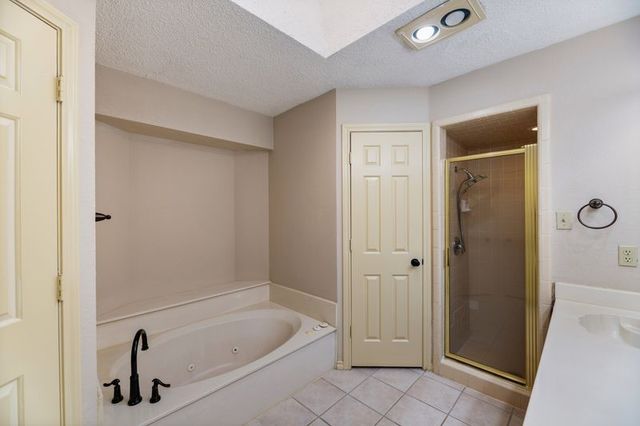 922 Kingston Drive, Mansfield, TX 76063