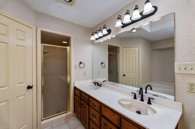 922 Kingston Drive, Mansfield, TX 76063