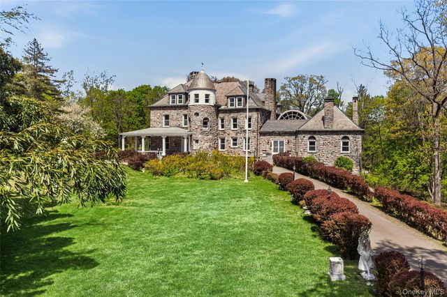 139 Scarborough Road, Briarcliff Manor, NY 10510