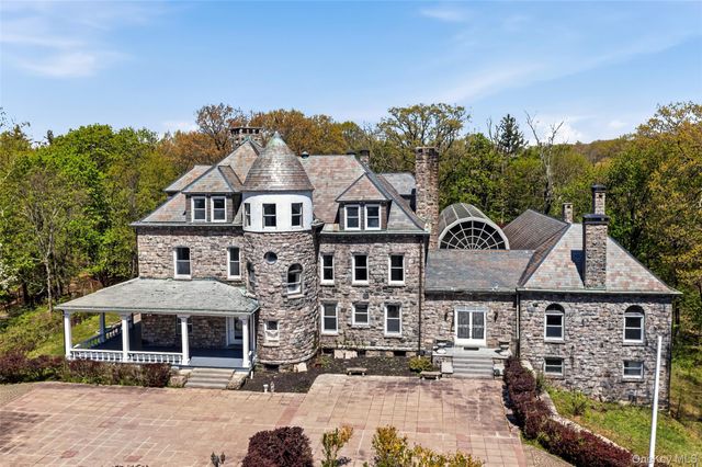139 Scarborough Road, Briarcliff Manor, NY 10510