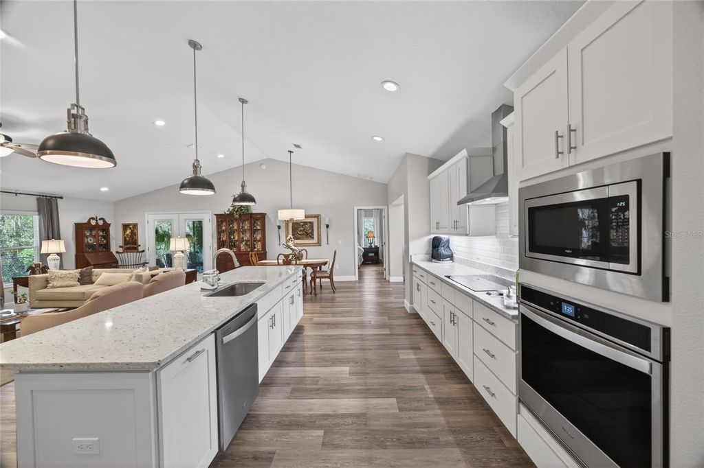 Image 14 of property listing at 10160 SE 41ST AVENUE, Belleview, FL 34420