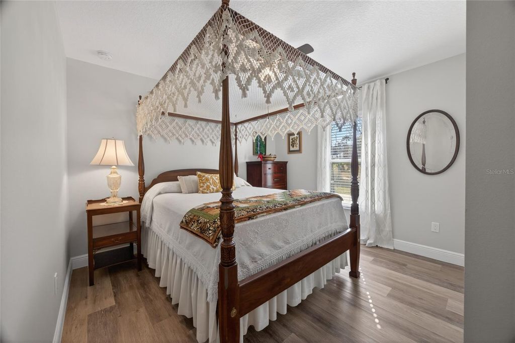 Image 21 of property listing at 10160 SE 41ST AVENUE, Belleview, FL 34420