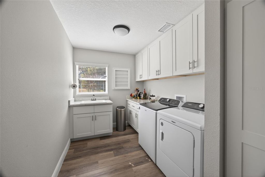 Image 33 of property listing at 10160 SE 41ST AVENUE, Belleview, FL 34420