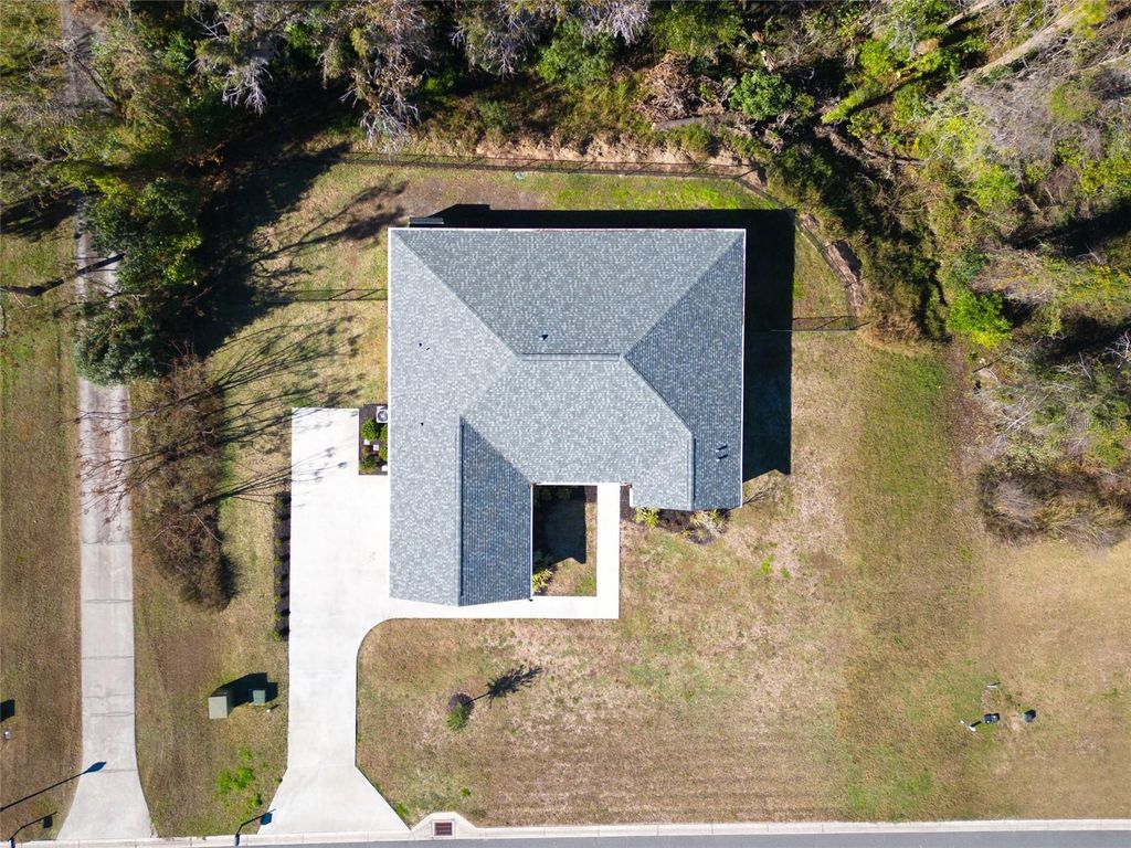 Image 6 of property listing at 10160 SE 41ST AVENUE, Belleview, FL 34420