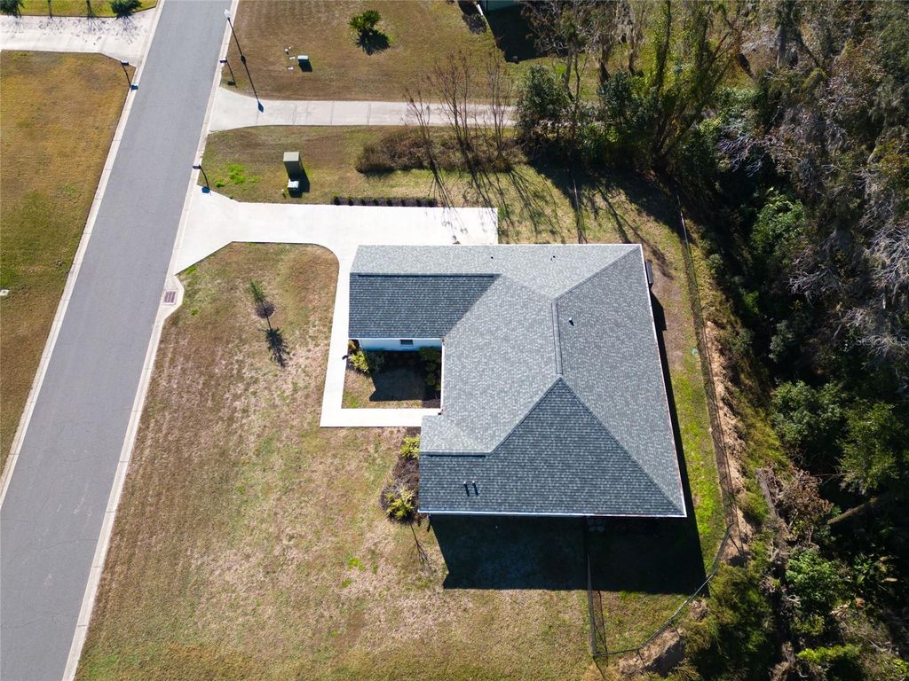 Image 9 of property listing at 10160 SE 41ST AVENUE, Belleview, FL 34420