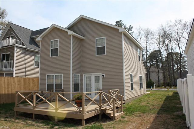 1082 Longstreet AVE A, Virginia Beach, VA 23451
