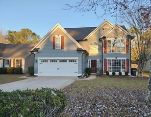 225 JON JEFF NW Drive, Lilburn, GA 30047