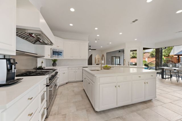 5613 Versailles Court, Colleyville, TX 76034