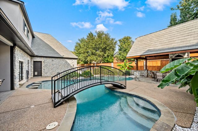 5613 Versailles Court, Colleyville, TX 76034