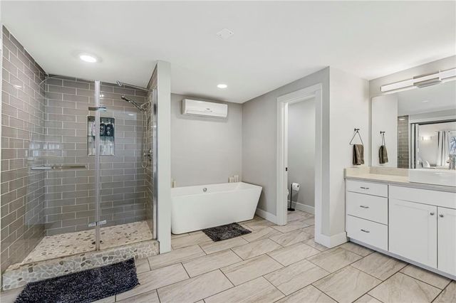 2804 S WHITNEY Road, Independence, MO 64057