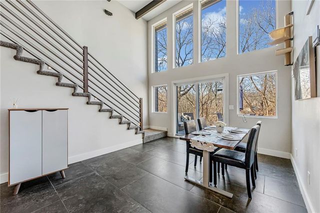 2804 S WHITNEY Road, Independence, MO 64057