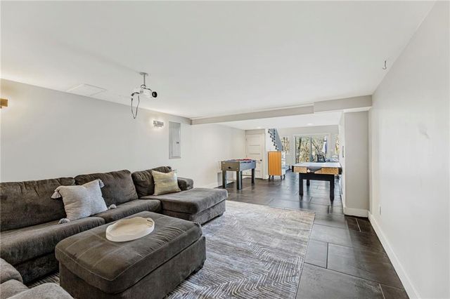 2804 S WHITNEY Road, Independence, MO 64057