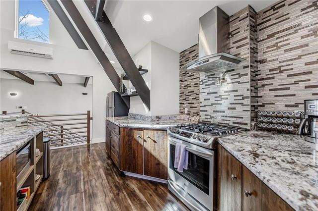 2804 S WHITNEY Road, Independence, MO 64057