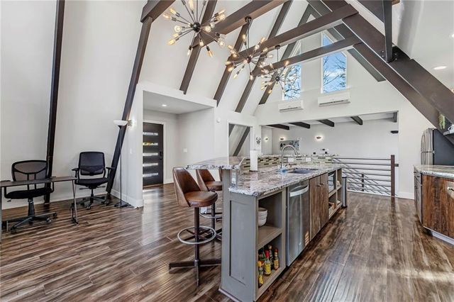 2804 S WHITNEY Road, Independence, MO 64057