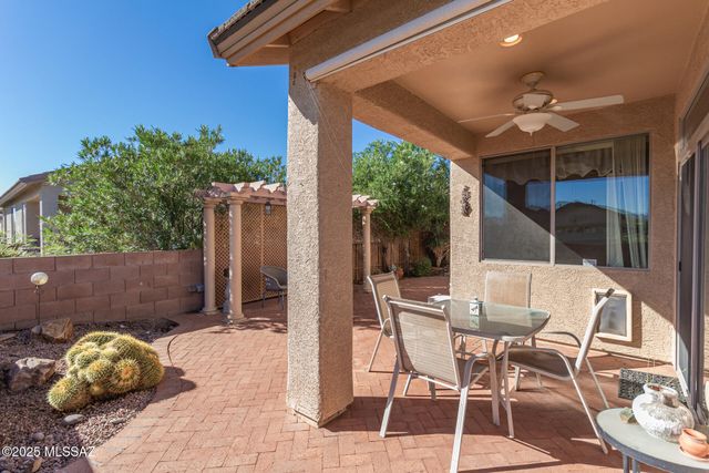 423 W Chardin Drive, Green Valley, AZ 85614