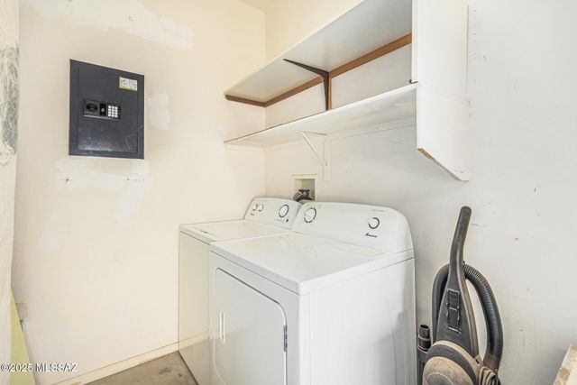 423 W Chardin Drive, Green Valley, AZ 85614