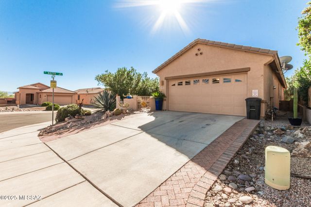 423 W Chardin Drive, Green Valley, AZ 85614