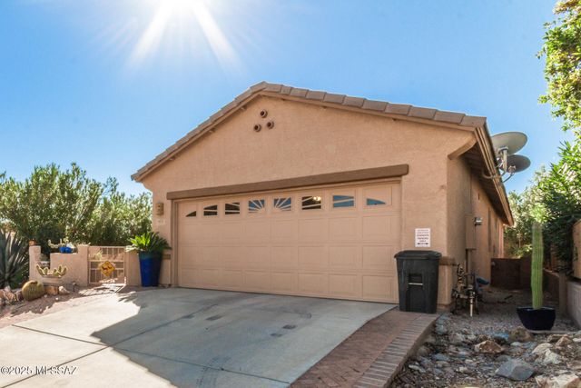 423 W Chardin Drive, Green Valley, AZ 85614