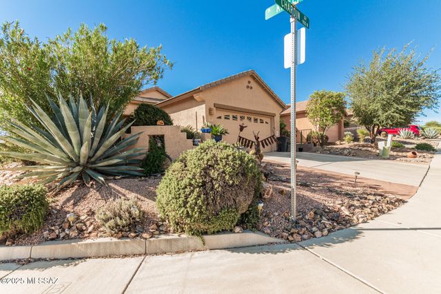 423 W Chardin Drive, Green Valley, AZ 85614