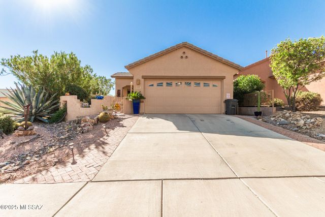 423 W Chardin Drive, Green Valley, AZ 85614