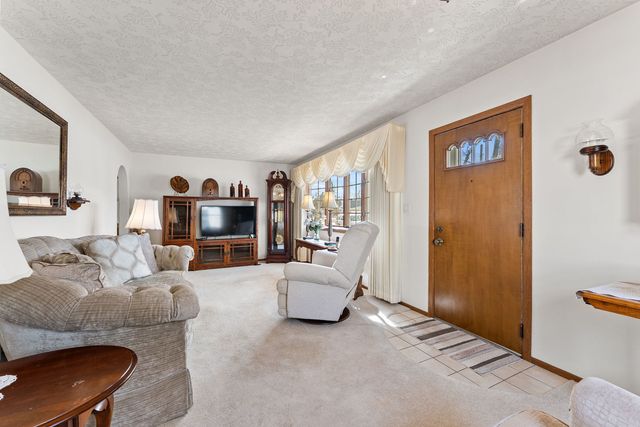 1323 14th Street, Bettendorf, IA 52722