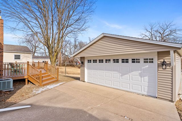 1323 14th Street, Bettendorf, IA 52722