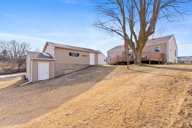 1323 14th Street, Bettendorf, IA 52722