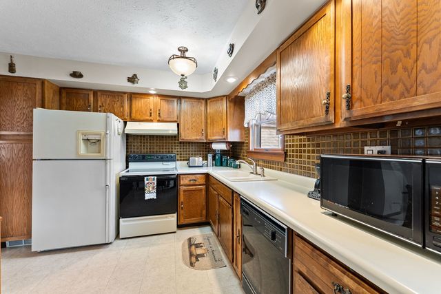 1323 14th Street, Bettendorf, IA 52722