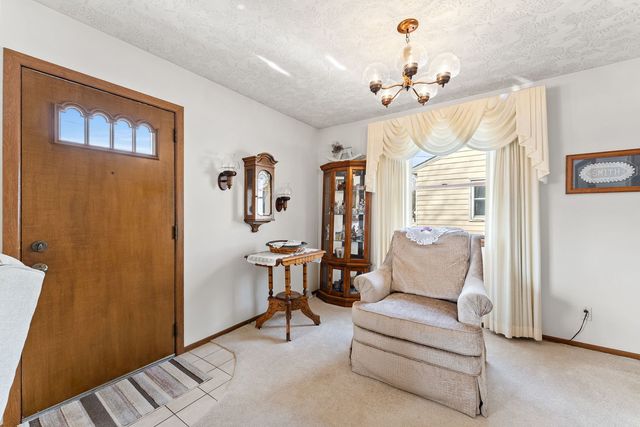 1323 14th Street, Bettendorf, IA 52722