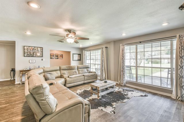 107 Sunset Heights Avenue, Dayton, TX 77535