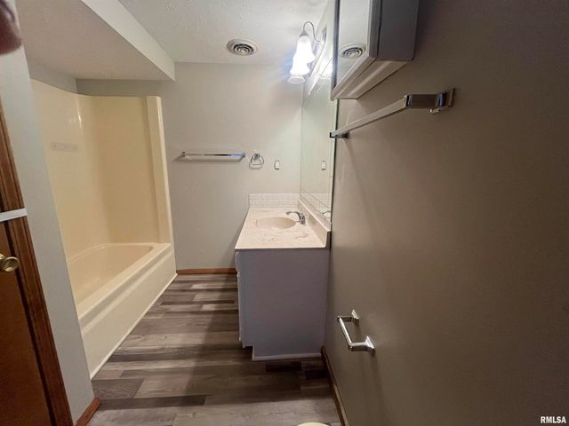 314 E 8TH Street, Metropolis, IL 62960