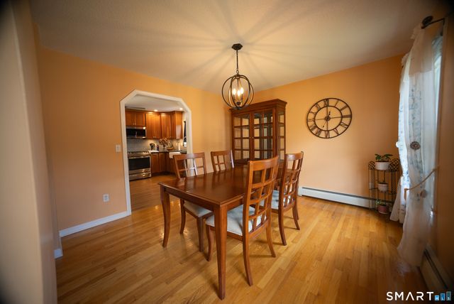 18 Kendall Circle, Waterbury, CT 06708
