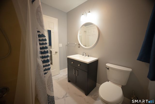18 Kendall Circle, Waterbury, CT 06708