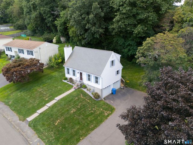 18 Kendall Circle, Waterbury, CT 06708