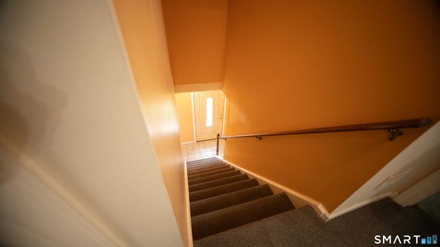 18 Kendall Circle, Waterbury, CT 06708