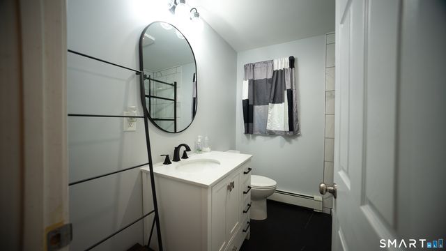 18 Kendall Circle, Waterbury, CT 06708