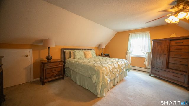 18 Kendall Circle, Waterbury, CT 06708