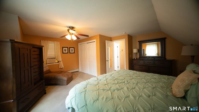 18 Kendall Circle, Waterbury, CT 06708
