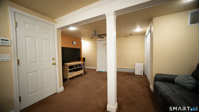 18 Kendall Circle, Waterbury, CT 06708