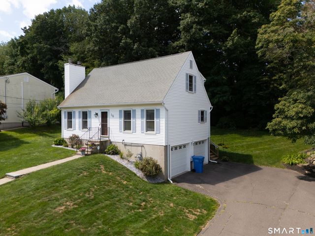 18 Kendall Circle, Waterbury, CT 06708