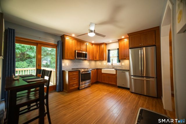 18 Kendall Circle, Waterbury, CT 06708