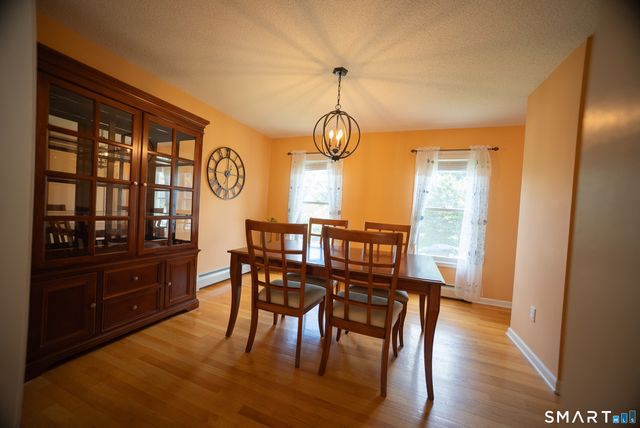 18 Kendall Circle, Waterbury, CT 06708