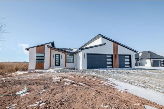 308 KERRIGAN DRIVE, Wrightstown, WI 54180