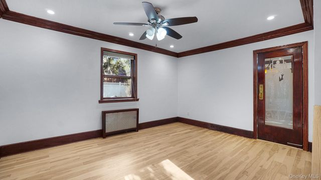 22 Parkwold Drive E, Valley Stream, NY 11580