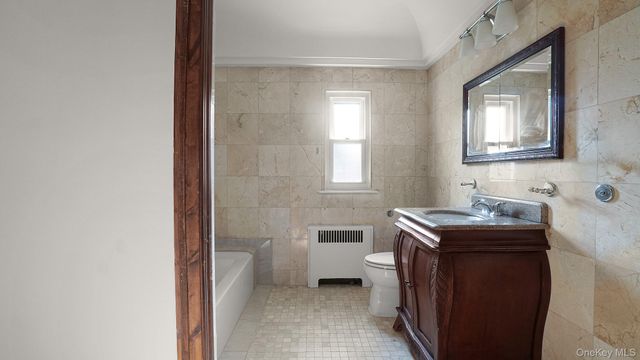 22 Parkwold Drive E, Valley Stream, NY 11580