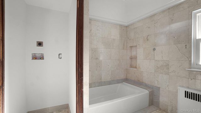 22 Parkwold Drive E, Valley Stream, NY 11580