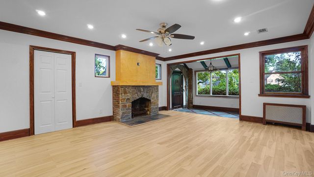 22 Parkwold Drive E, Valley Stream, NY 11580